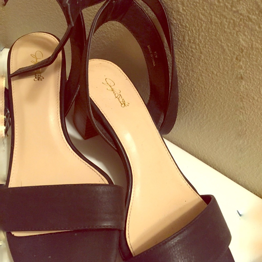 Sandal with heel